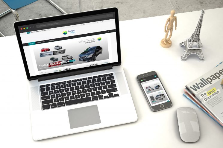 Laptop_Mockup_website agencia de viajes